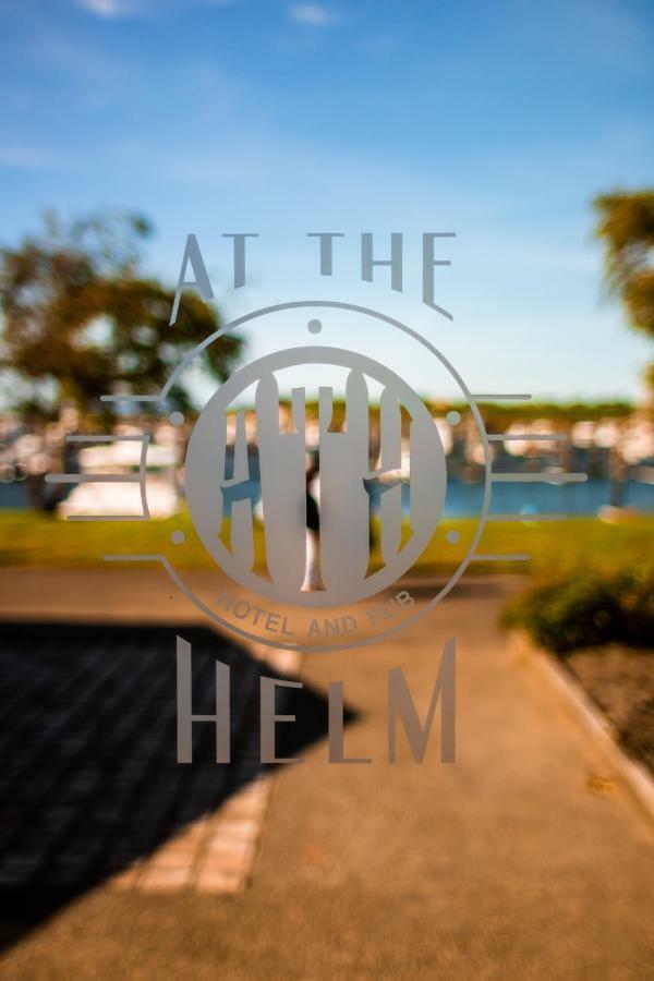 At The Helm Hotel Ilwaco Buitenkant foto