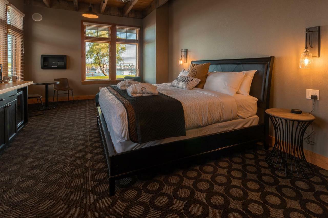 At The Helm Hotel Ilwaco Kamer foto